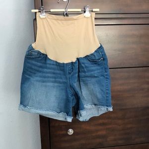 Maternity shorts, size XL